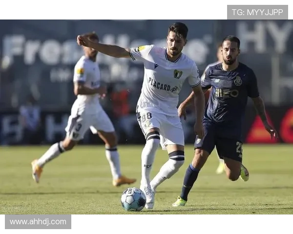 法马利康主场迎战布拉加争夺三分全力以赴展现实力