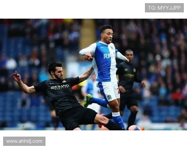 雷丁主场迎战谢周三双方争夺英冠关键积分之战