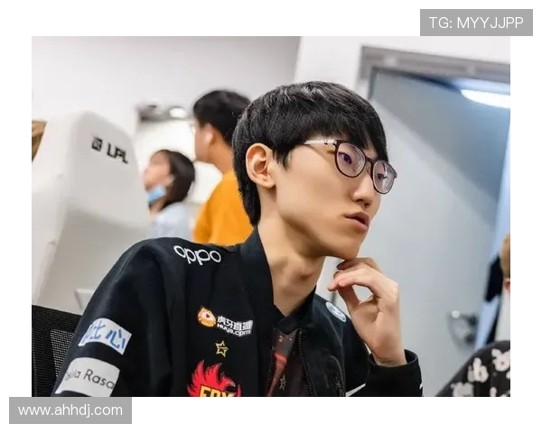 RNG在城市赛中的团队协作表现分析与点评探讨