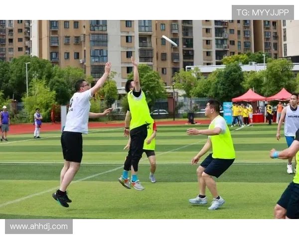 上海飞盘队在极限运动会积分榜上以77分稳居第一名表现出色