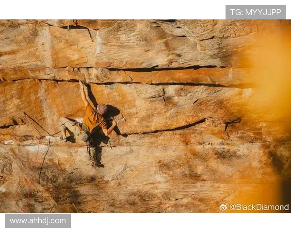 成都攀岩队的奋斗与突破：一段不屈不挠的攀岩之旅纪实